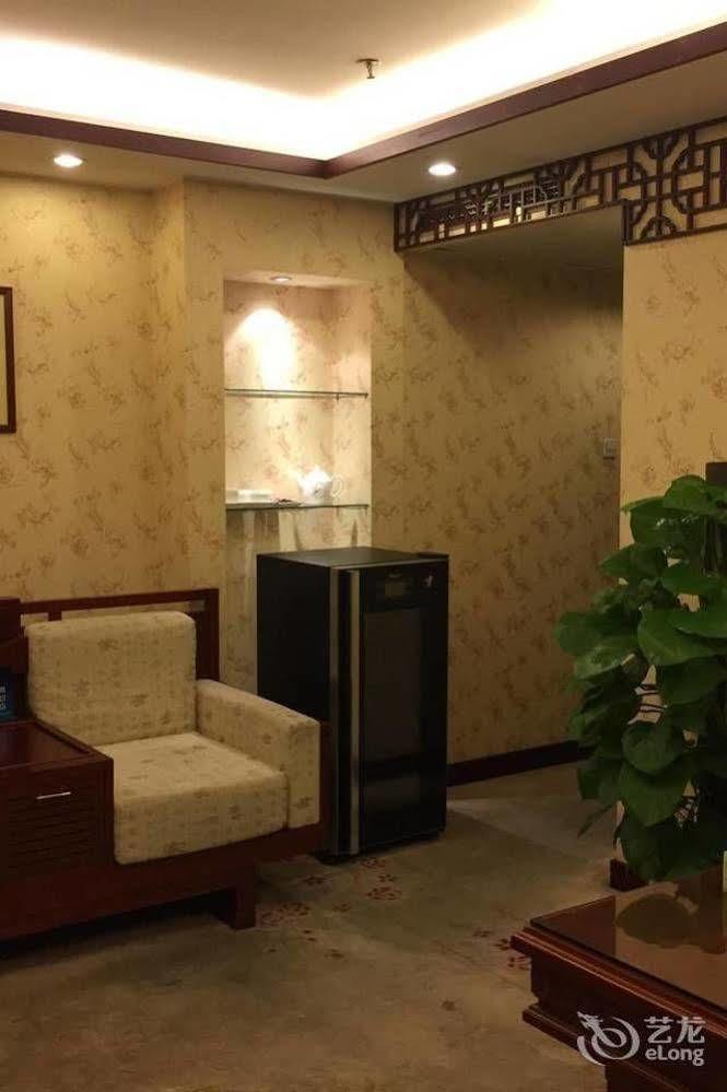 Desheng Hotel Beijing Bagian luar foto